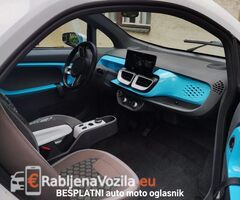 XEV YOYO, Talijanska verzija električnog Smarta - 5