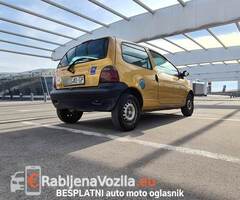 600€ - Renault Twingo 1.2 - registriran do 6.mj 2023. - 2