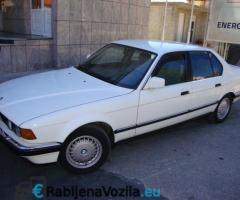 BMW 735i - 8